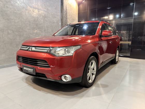 MITSUBISHI OUTLANDER 3.0 GT 4X4 V6 24V GASOLINA 4P AUTOMÁTICO MITSUBISHI OUTLANDER 3.0 GT 4X4 V6 24V GASOLINA 4P AUTOMÁTICO
